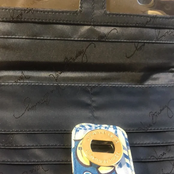 Vera Bradley blue wallet - Picture 12 of 12